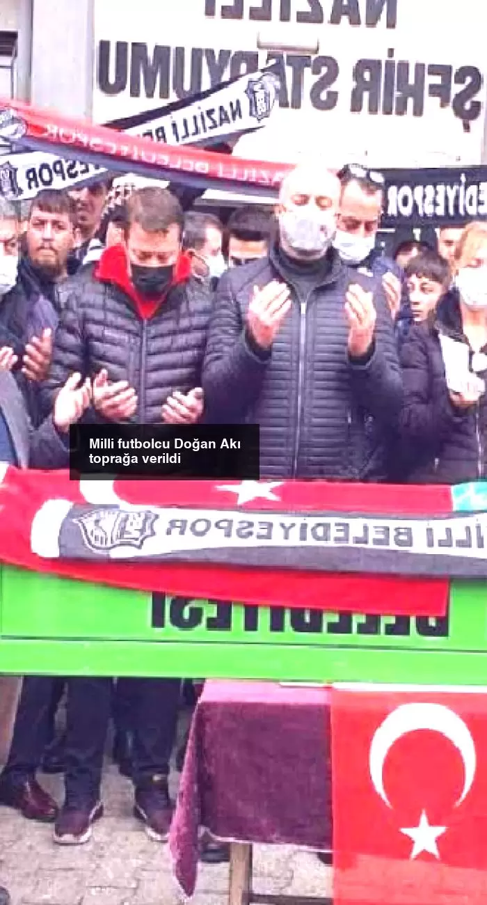 Milli futbolcu Doğan Akı toprağa verildi